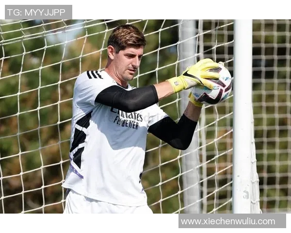 库尔图瓦：守护者的传奇之路与足球世界的辉煌成就