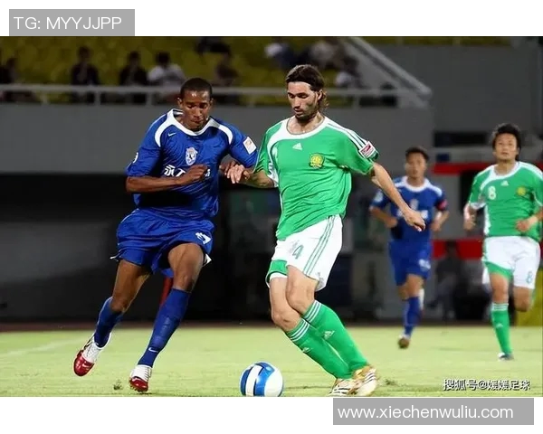 莫火车与沙尔克的激烈对决揭示了德甲赛场的竞争魅力与球队实力的较量