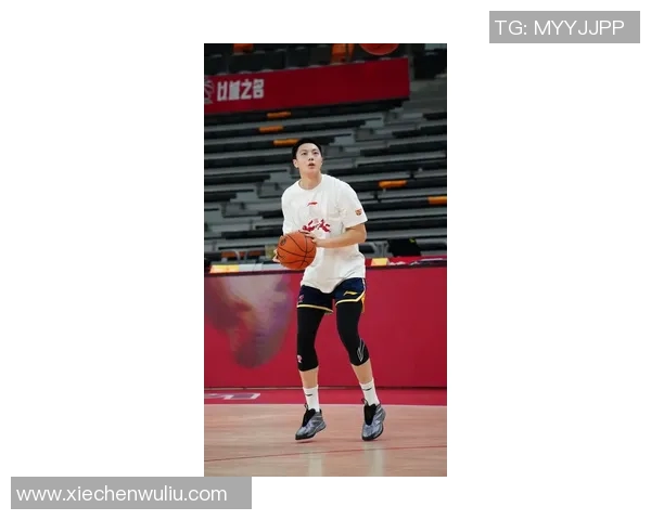 胡明轩：从青涩新星到篮球场上的璀璨明星之路