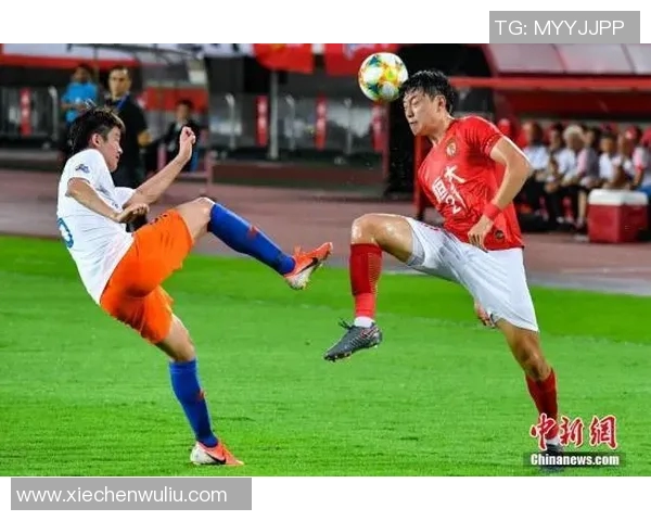 2016年恒大与鲁能激战回顾：巅峰对决与精彩瞬间解析